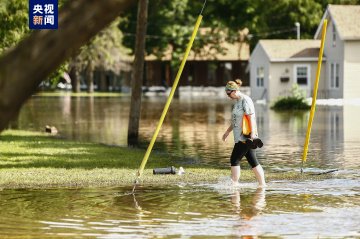 美国中西部遭遇洪水袭击 超22万用户断电