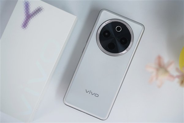 vivo第一款等深四曲屏手机！vivo Y300 Pro图赏  第8张